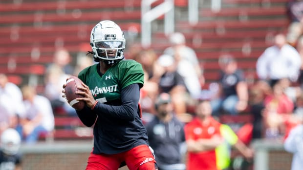 Cincinnati Bearcats quarterback Emory Jones (5) prepares to pass the ball during the Cincinnati Bearcats spring scrimmage at Nippert Stadium on Saturday, April 15, 2023. Cincinnati Bearcats Football Spring Game April 15 2023